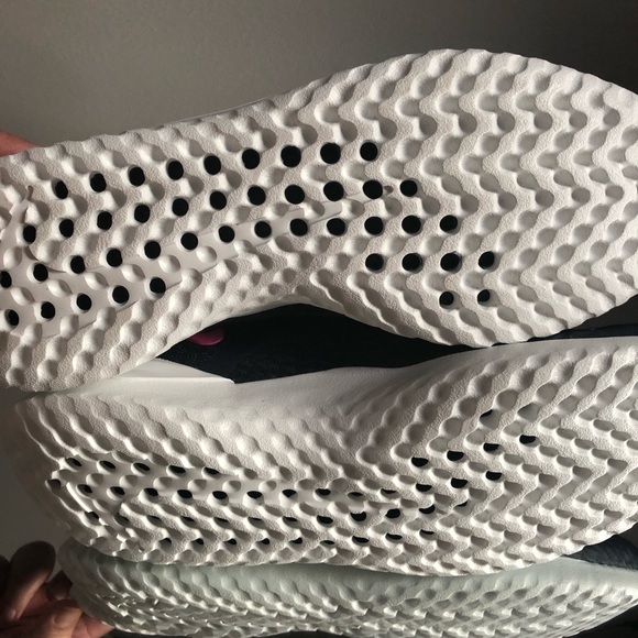 WOMEN’S NIKE RENEW RIVAL RUNNING SHOES - Picture 6 of 8